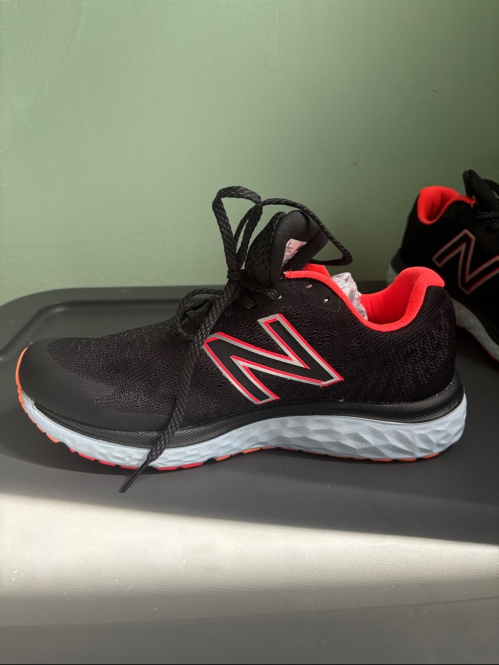New Balance Women’s Black & Coral Athletic Running Shoes Size 9 WIDE - Picture 4 of 7